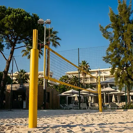 Long Apartment Cannes